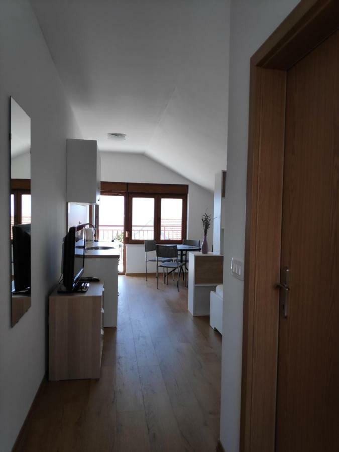 Apartman Anicic โปดาซา ภายนอก รูปภาพ