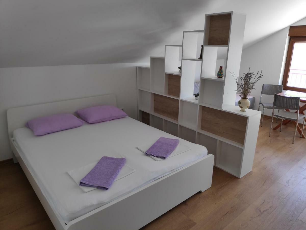 Apartman Anicic โปดาซา ภายนอก รูปภาพ