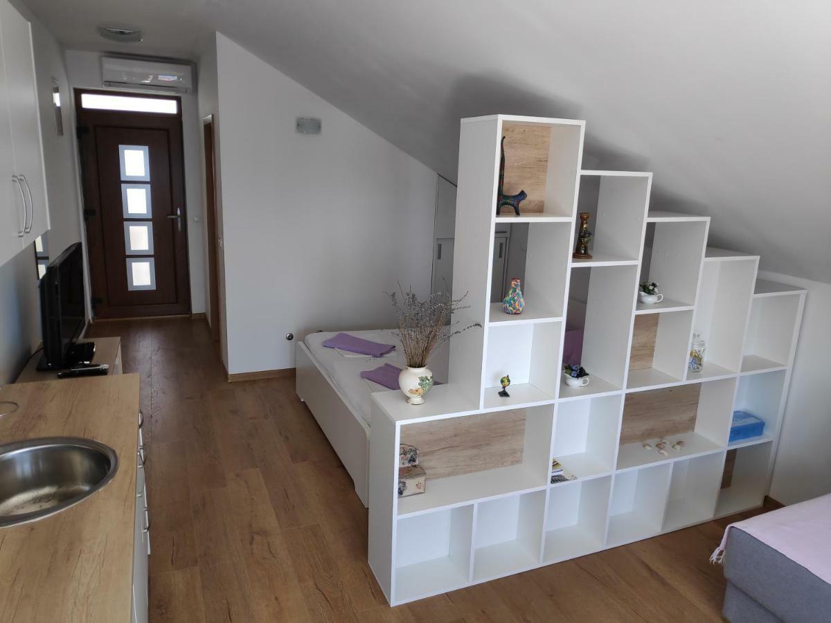 Apartman Anicic โปดาซา ภายนอก รูปภาพ