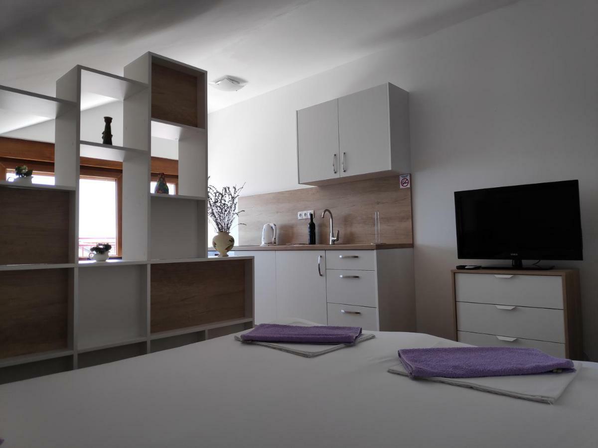 Apartman Anicic โปดาซา ภายนอก รูปภาพ