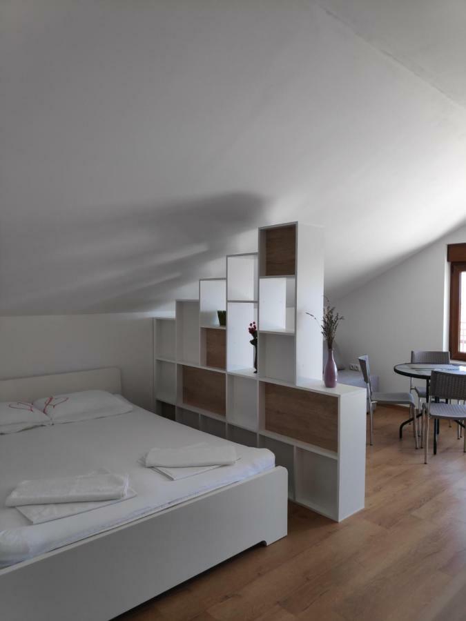 Apartman Anicic โปดาซา ภายนอก รูปภาพ
